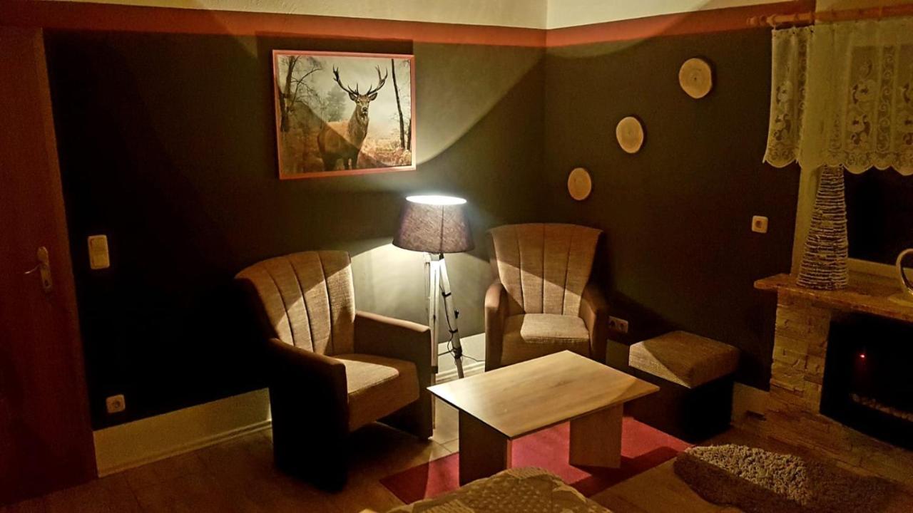 Fehrenbach Monteur- Und Ferienwohnung Waldrauschen מראה חיצוני תמונה