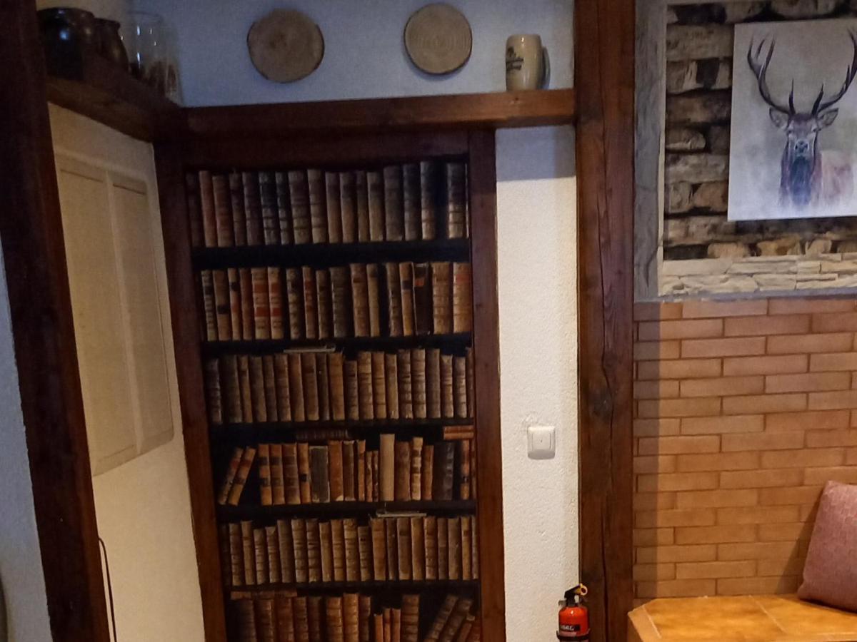 Fehrenbach Monteur- Und Ferienwohnung Waldrauschen מראה חיצוני תמונה