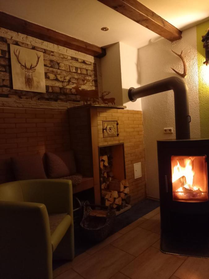 Fehrenbach Monteur- Und Ferienwohnung Waldrauschen מראה חיצוני תמונה