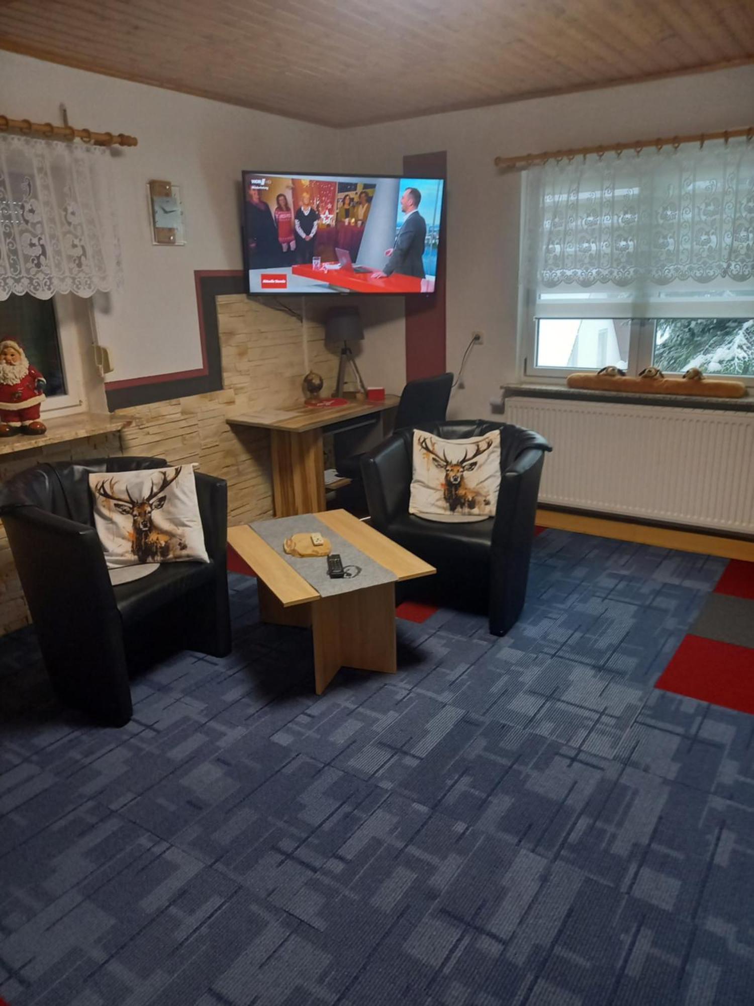 Fehrenbach Monteur- Und Ferienwohnung Waldrauschen מראה חיצוני תמונה