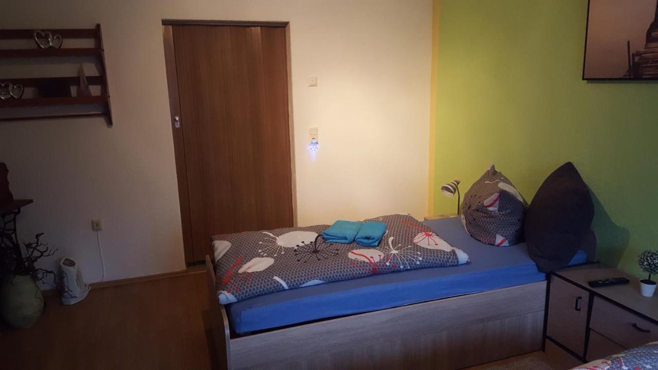 Fehrenbach Monteur- Und Ferienwohnung Waldrauschen מראה חיצוני תמונה